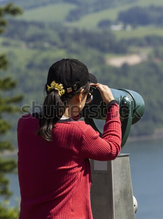 Rijpe vrouw zicht telescoop verticaal foto naar Stockfoto © tab62