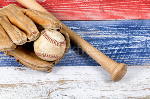 öreg elnyűtt baseball felszerlés festett amerikai Stock fotó © tab62