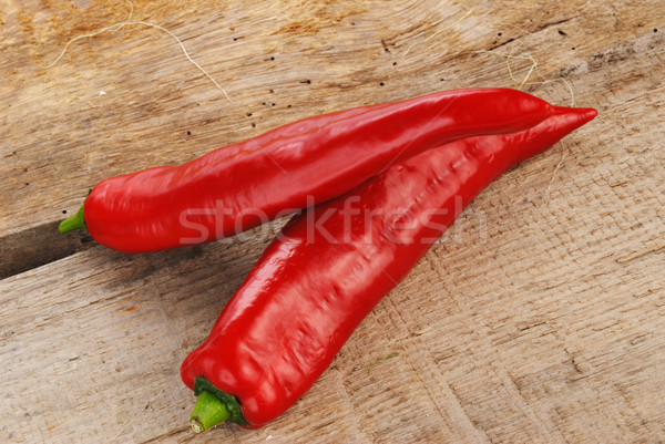 Chaud rouge vieux table en bois groupe [[stock_photo]] © taden