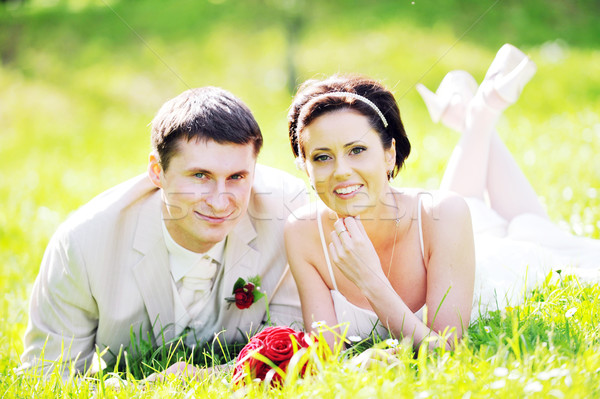 [[stock_photo]]: Mariée · marié · couple · mentir · herbe · verte · domaine