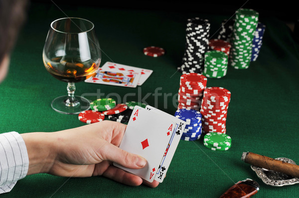 Carta giocare uomo seduta tavola carte da gioco Foto d'archivio © taden