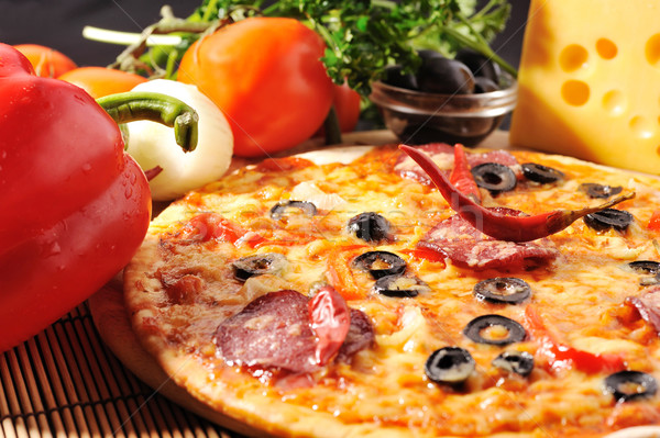 Stok fotoğraf: Lezzetli · pizza · plaka · ahşap · gıda