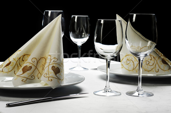 Set masă modern restaurant sticlă grup Imagine de stoc © taden