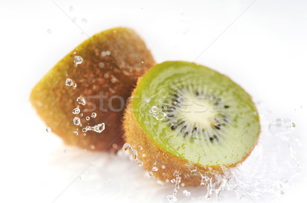 Kiwi csobbanás közelkép gyümölcs nyár zöld Stock fotó © taden