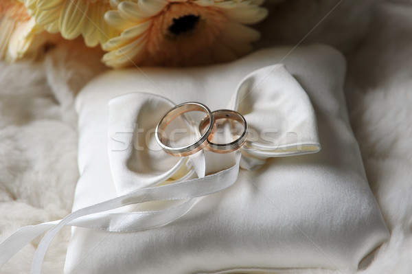 クッション 結婚指輪 花嫁 花束 黄色の花 結婚式 ストックフォト © taden