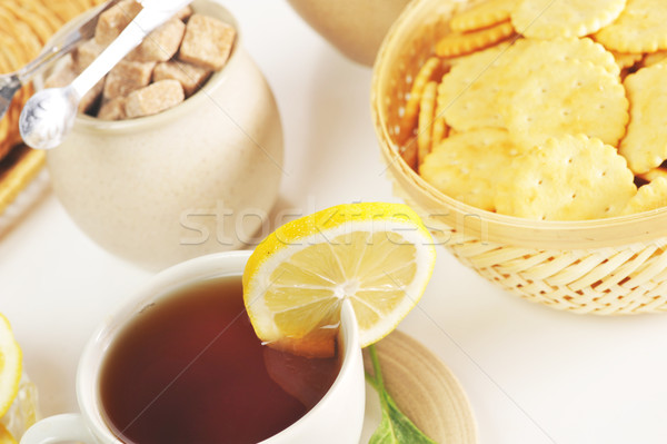 Kubek herbaty cookie cytryny koszyka domu Zdjęcia stock © taden