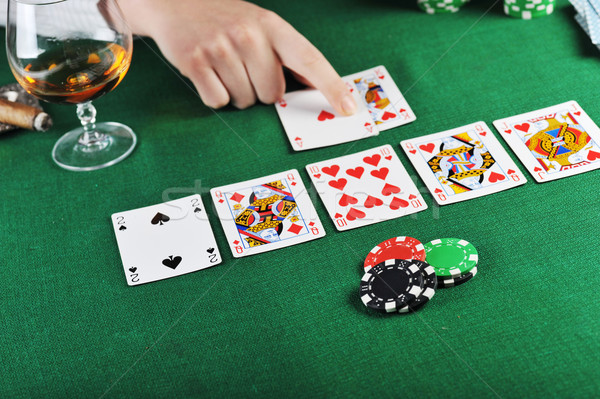 Karte spielen Mann Sitzung Tabelle Spielkarten Stock foto © taden