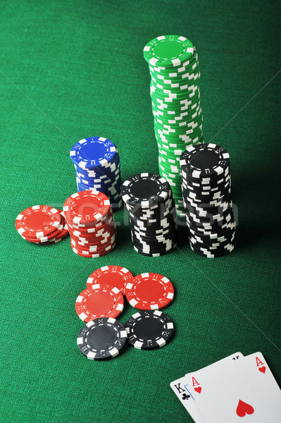 Chip carte diverso colore carte da gioco verde Foto d'archivio © taden