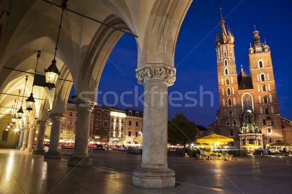 Foto stock: Cracóvia · principal · praça · noite · ver · coluna