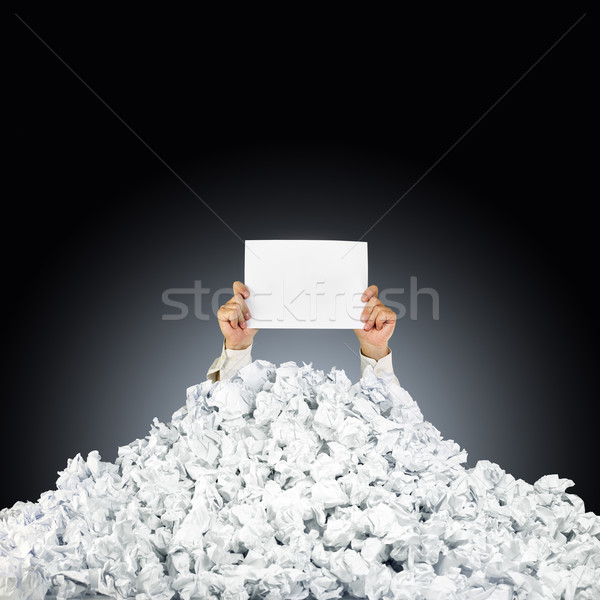 [[stock_photo]]: Personne · papiers · main · aider