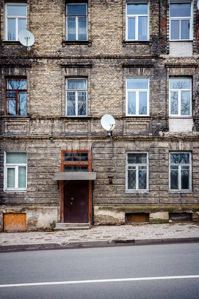 Alten Straße Wand verwitterten Fenster Türen Stock foto © Taigi