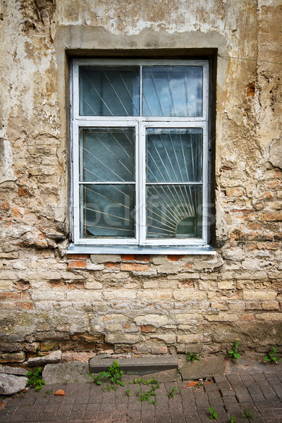 Alten Wand geknackt Fenster Haus Textur Stock foto © Taigi