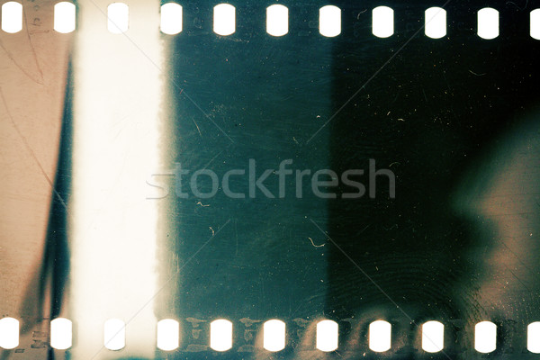 Vechi grunge filmstrip granular Filmul benzi textură Imagine de stoc © Taigi