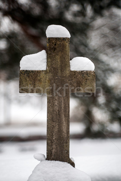 Christian Kreuz bedeckt Schnee Friedhof Vilnius Stock foto © Taigi