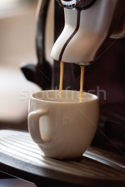 Blanche tasse permanent café [[stock_photo]] © TanaCh