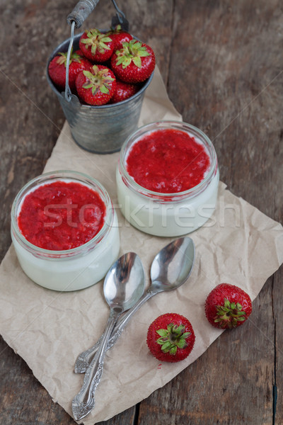 Jogurt jam sos szkła wiadro świeże Zdjęcia stock © TanaCh