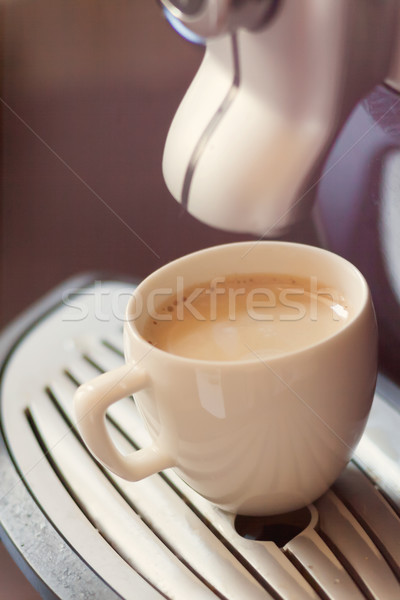 Biały kubek stałego ekspres do kawy kawy Zdjęcia stock © TanaCh