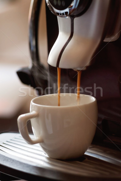 Blanche tasse permanent café [[stock_photo]] © TanaCh