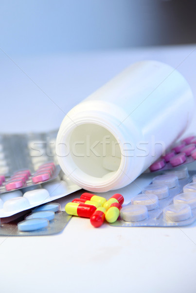 [[stock_photo]]: Pilules · médicaux · aider · bouteille · douleur