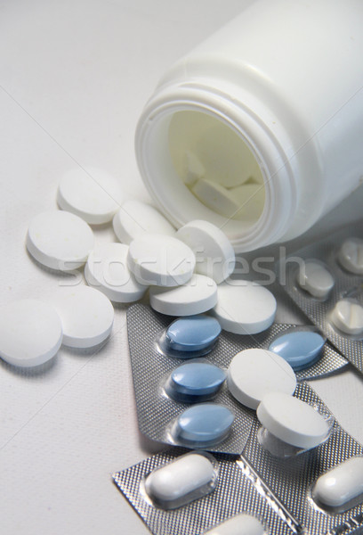 Foto stock: Pastillas · médicos · ayudar · botella · dolor