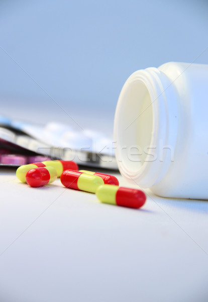Tabletták keverék orvosi segítség üveg fájdalom Stock fotó © tannjuska