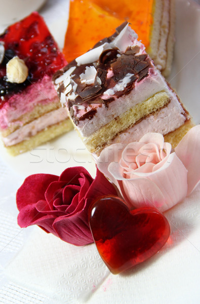 Stockfoto: Bruiloft · decoratie · valentijnsdag · cake · rozen · hart