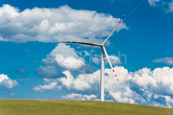 Foto stock: Parque · eólico · rural · terreno · nublado · cielo · azul · cielo