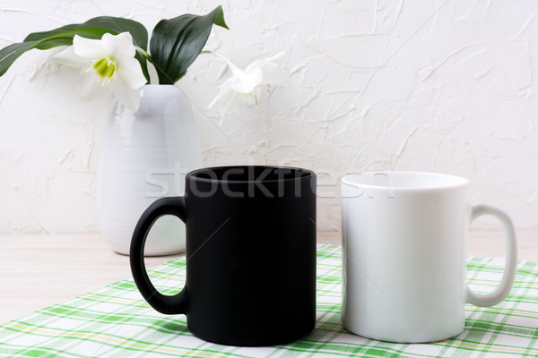 Weiß schwarz mug Lilie Vase Stock foto © TasiPas