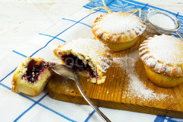 Pequeño pie atasco dulce postre Foto stock © TasiPas