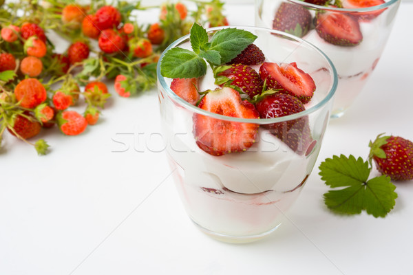 Réteges eper desszert joghurt fehér diéta Stock fotó © TasiPas