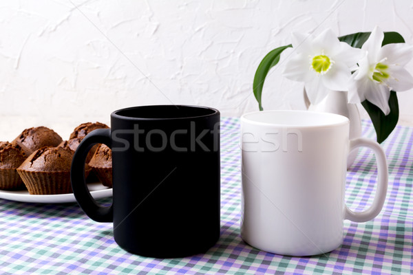 Weiß schwarz mug Schokolade Muffins Stock foto © TasiPas