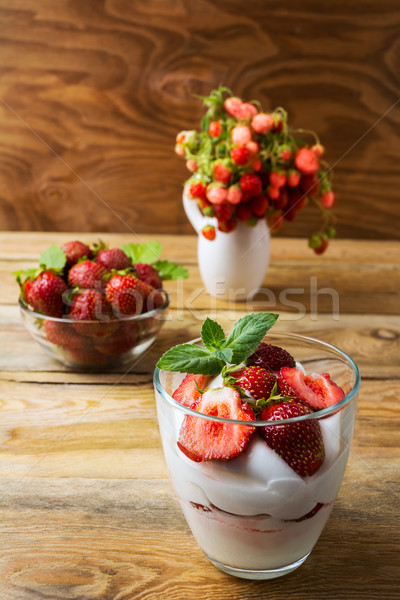 Foto stock: Morango · creme · queijo · rústico