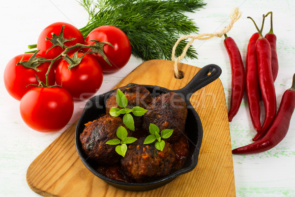 Grillezett húsgombócok bazsalikom török étel fa Stock fotó © TasiPas