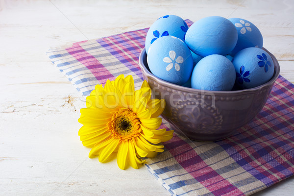 [[stock_photo]]: Bleu · clair · décoré · œufs · de · Pâques · pourpre · bol · blanche