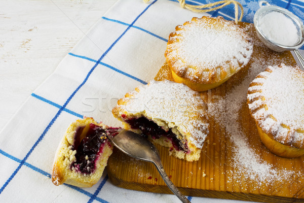 Faible sweet tarte planche à découper confiture Photo stock © TasiPas