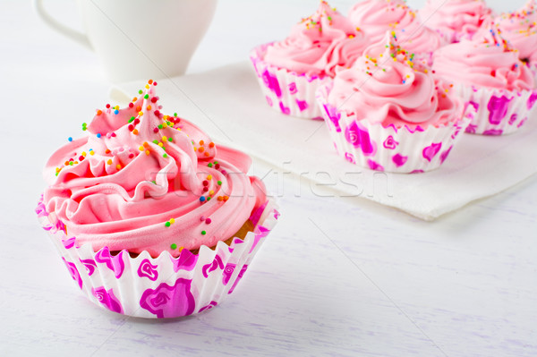Rózsaszín finom fókusz születésnap minitorták házi készítésű Stock fotó © TasiPas