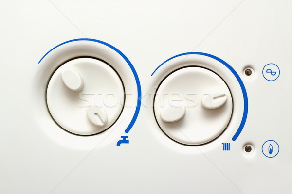 Pormenor aquecimento botões velho casa dispositivo Foto stock © taviphoto