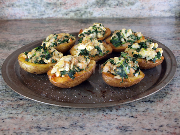 Doldurulmuş patates pişmiş karides ıspanak peynir Stok fotoğraf © tdoes