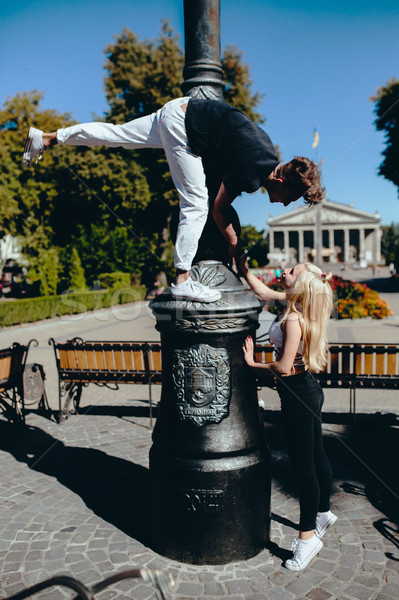 Homme femme acrobatique rue amis [[stock_photo]] © tekso