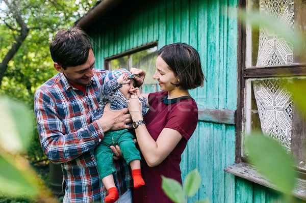 молодые семьи ребенка природы позируют заброшенный Сток-фото © tekso