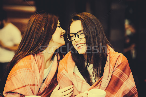 Foto d'archivio: Due · giovani · bella · ragazze · terrazza