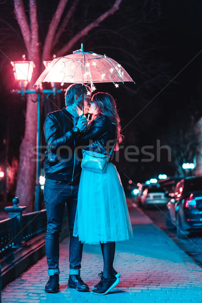 Stock fotó: Fickó · lány · csók · esernyő · éjszaka · utca