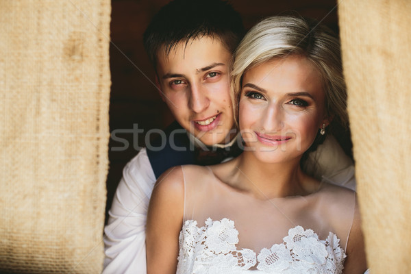 Mooie bruiloft paar deuropening poseren vrouw Stockfoto © tekso