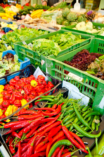 Hortalizas mercado rojo pimientos lechuga calle Foto stock © tepic