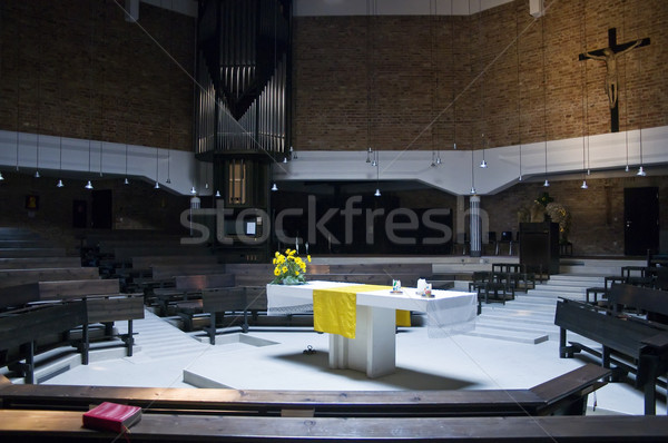 Dentro moderna iglesia luz Biblia vela Foto stock © tepic