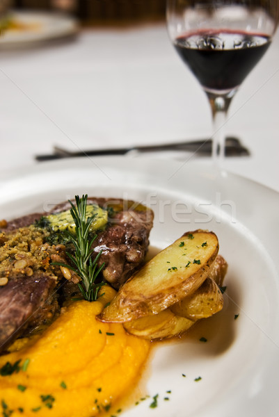 Cibo ristorante carne patate zucca servito vino rosso Foto d'archivio © thisboy