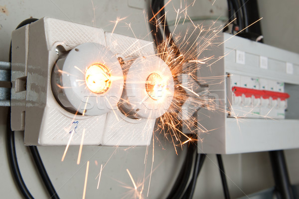 Túlterhelés elektomos áramkör építkezés otthon technológia Stock fotó © thomland