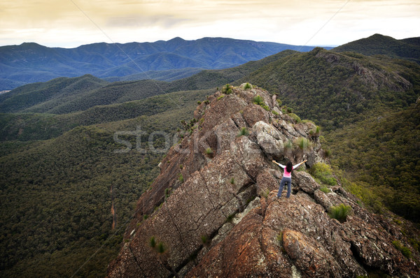 Mujer montana superior fuera Foto stock © THP