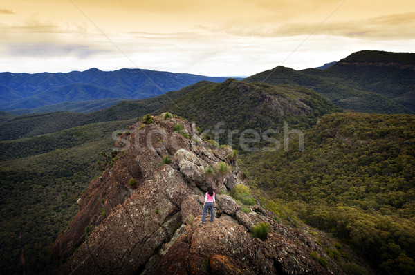 Mujer montana superior fuera Foto stock © THP