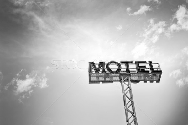 Stock fotó: Motel · felirat · klasszikus · kék · ég · utazás · piros